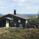 בית נופש In The Mountain, With Solar Energy